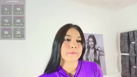 Snapshot of taniamilan chatting on 27, 11, 2025 Tania online show from 27, 11, 2025