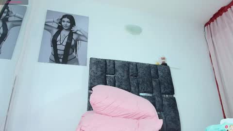 Snapshot of taniamilan chatting on 14, 4, 2026 Tania online show from 14, 4, 2026