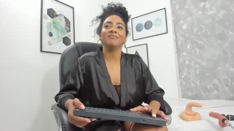 Snapshot of tanisha_cambell chatting on 26, 12, 2024 Tanisha online show from 26, 12, 2024
