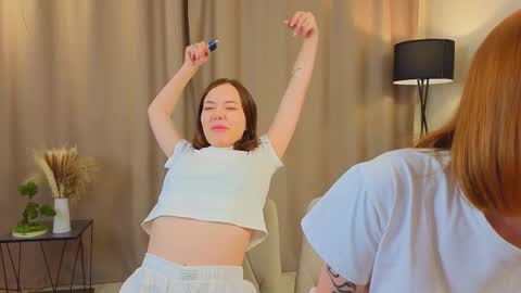 Angela and Victoria online show from 27, 11, 2025