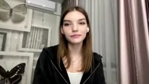 Snapshot of tarahmelaun chatting on 25, 2, 2026 Mia online show from 25, 2, 2026