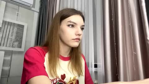 Snapshot of tarahmelaun chatting on 28, 2, 2026 Mia online show from 28, 2, 2026