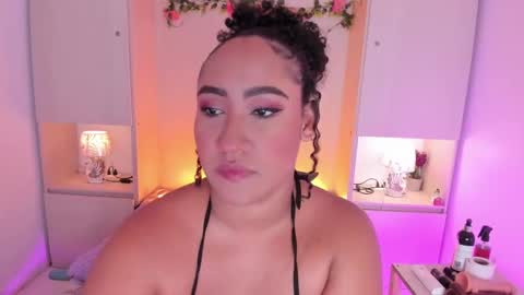 Snapshot of tarawiilson_ chatting on 13, 9, 2025  T A R A  online show from 13, 9, 2025