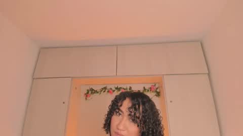 Snapshot of tarawiilson_ chatting on 10, 10, 2025  T A R A  online show from 10, 10, 2025