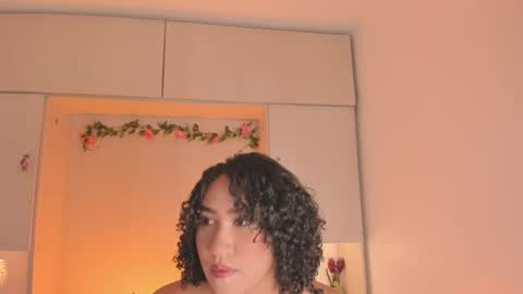 Snapshot of tarawiilson_ chatting on 17, 10, 2025  T A R A  online show from 17, 10, 2025