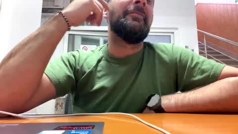 Snapshot of tarkan198 chatting on 25, 1, 2025 tarkan198 online show from 25, 1, 2025