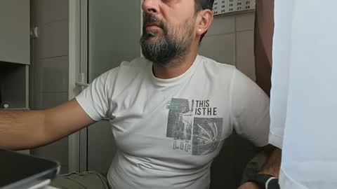 Snapshot of tarkan198 chatting on 6, 11, 2025 tarkan198 online show from 6, 11, 2025