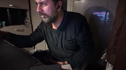 Snapshot of tarkan198 chatting on 14, 11, 2025 tarkan198 online show from 14, 11, 2025