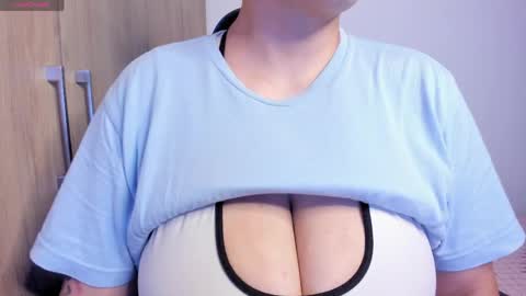 Snapshot of tarrant_ chatting on 5, 5, 2026 tarrant_ online show from 5, 5, 2026