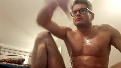 Snapshot of tartankingofscots chatting on 25, 10, 2025 tartankingofscots online show from 25, 10, 2025