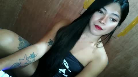 Snapshot of tasteofinnocent69 chatting on 11, 10, 2025   online show from 11, 10, 2025
