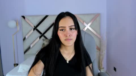 Snapshot of tati_saldarriaga chatting on 12, 11, 2025 Tati Saldarriaga online show from 12, 11, 2025