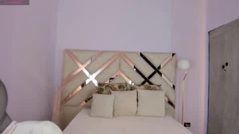 Snapshot of tati_saldarriaga chatting on 13, 11, 2025 Tati Saldarriaga online show from 13, 11, 2025