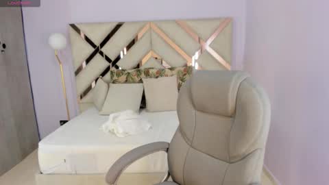 Snapshot of tati_saldarriaga chatting on 15, 11, 2025 Tati Saldarriaga online show from 15, 11, 2025