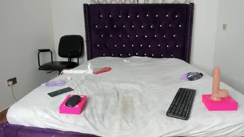 Snapshot of tatiana_storm chatting on 8, 10, 2025 tatiana_storm online show from 8, 10, 2025