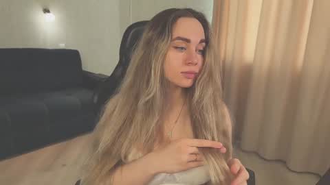 Snapshot of tatti_1 chatting on 6, 2, 2025 Tata online show from 6, 2, 2025