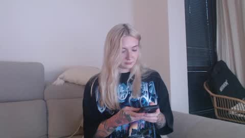 tattoobbgirl online show from 24, 10, 2025