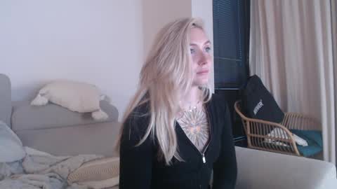 tattoobbgirl online show from 25, 10, 2025