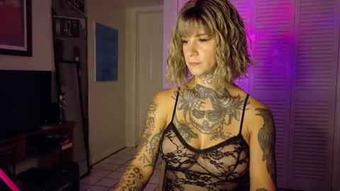 Snapshot of tattooed_natalia chatting on 7, 11, 2025 Natalia 3 online show from 7, 11, 2025