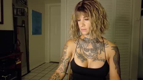 Snapshot of tattooed_natalia chatting on 30, 11, 2025 Natalia 3 online show from 30, 11, 2025