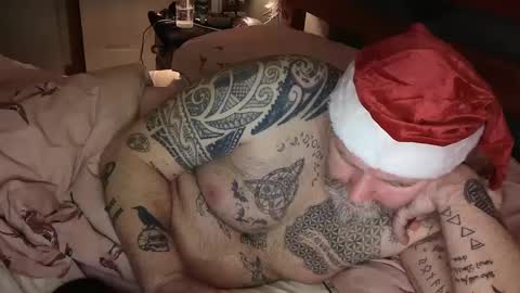 Snapshot of tattooeddilf01 chatting on 18, 12, 2024 Tattooeddilf 01 online show from 18, 12, 2024