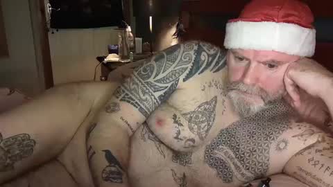 Snapshot of tattooeddilf01 chatting on 22, 12, 2024 Tattooeddilf 01 online show from 22, 12, 2024