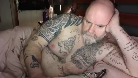 Snapshot of tattooeddilf01 chatting on 25, 12, 2024 Tattooeddilf 01 online show from 25, 12, 2024