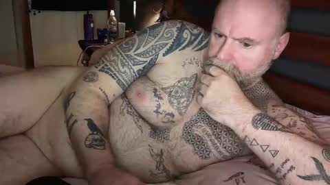 Snapshot of tattooeddilf01 chatting on 31, 12, 2024 Tattooeddilf 01 online show from 31, 12, 2024