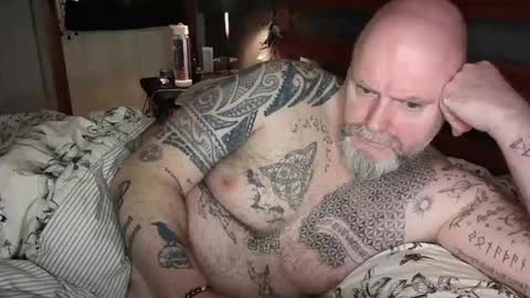 Snapshot of tattooeddilf01 chatting on 8, 1, 2025 Tattooeddilf 01 online show from 8, 1, 2025
