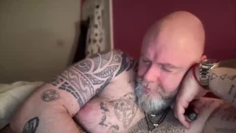 Snapshot of tattooeddilf01 chatting on 17, 1, 2025 Tattooeddilf 01 online show from 17, 1, 2025