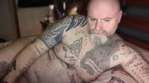 Snapshot of tattooeddilf01 chatting on 19, 1, 2025 Tattooeddilf 01 online show from 19, 1, 2025