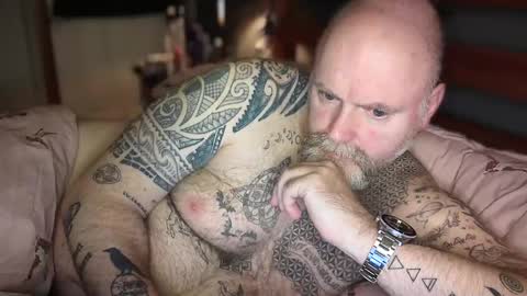Snapshot of tattooeddilf01 chatting on 22, 1, 2025 Tattooeddilf 01 online show from 22, 1, 2025