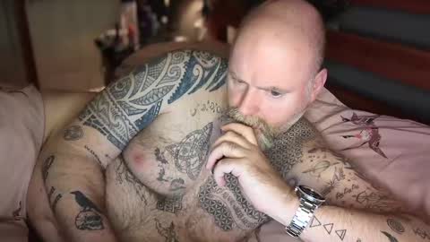 Snapshot of tattooeddilf01 chatting on 22, 1, 2025 Tattooeddilf 01 online show from 22, 1, 2025