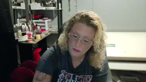 Lisa Lovely online show from 10, 1, 2025