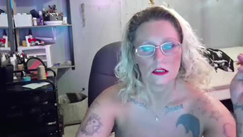 Lisa Lovely online show from 22, 1, 2025