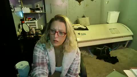 Lisa Lovely online show from 26, 2, 2025