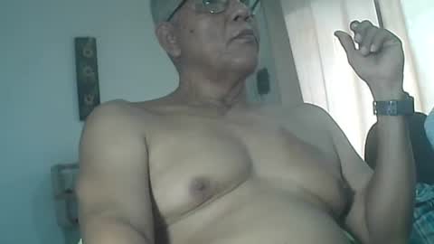 Snapshot of tavo58 chatting on 4, 1, 2025 alvarito online show from 4, 1, 2025