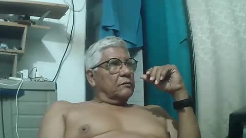 Snapshot of tavo58 chatting on 15, 4, 2026 alvarito online show from 15, 4, 2026