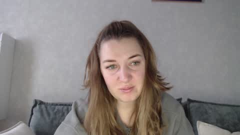 Snapshot of taxxxu chatting on 4, 1, 2025 Diana online show from 4, 1, 2025