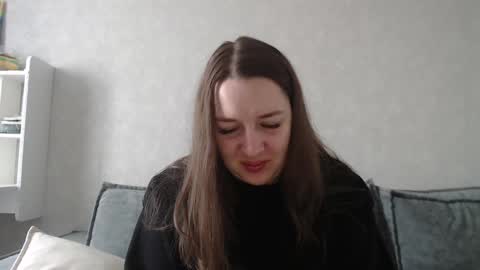 Snapshot of taxxxu chatting on 28, 2, 2025 Diana online show from 28, 2, 2025