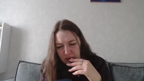 Snapshot of taxxxu chatting on 12, 3, 2025 Diana online show from 12, 3, 2025