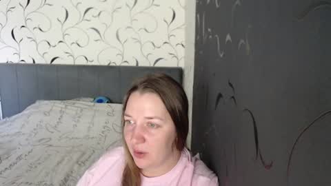 Snapshot of taxxxu chatting on 19, 6, 2026 Diana online show from 19, 6, 2026