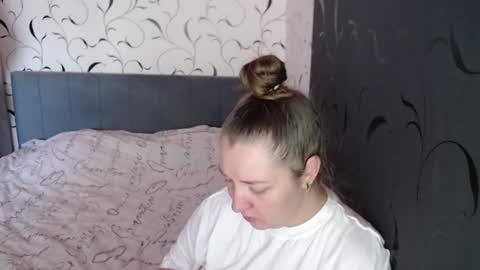 Snapshot of taxxxu chatting on 22, 6, 2026 Diana online show from 22, 6, 2026