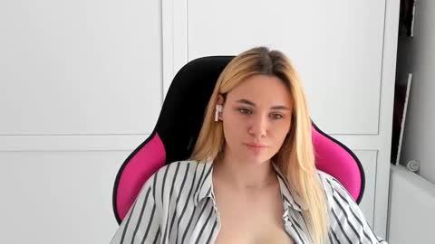 Tay online show from 9, 6, 2026