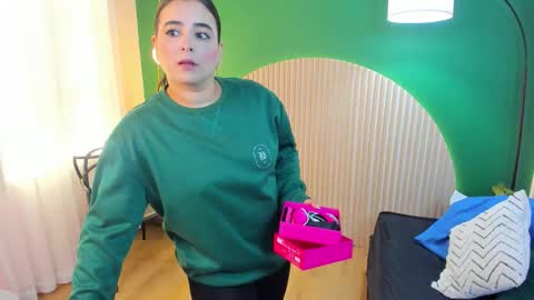 Taylor Bennet online show from 24, 9, 2025