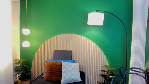 Taylor Bennet online show from 2, 11, 2025