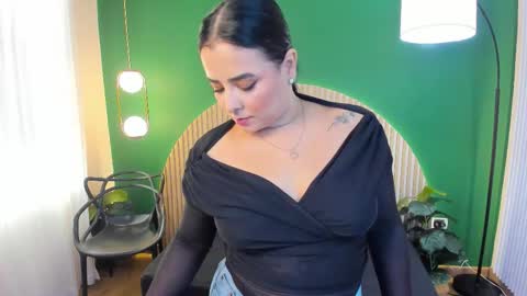 Taylor Bennet online show from 21, 12, 2025