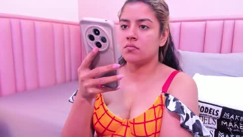 taylor_cupper_ online show from 17, 11, 2025