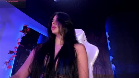 Snapshot of taylor_jonnees chatting on 16, 10, 2025 Taylor  Help me to get 100 thumbs up online show from 16, 10, 2025