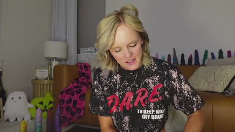 Snapshot of taylor_love_303 chatting on 29, 10, 2025 Taylor -- online show from 29, 10, 2025